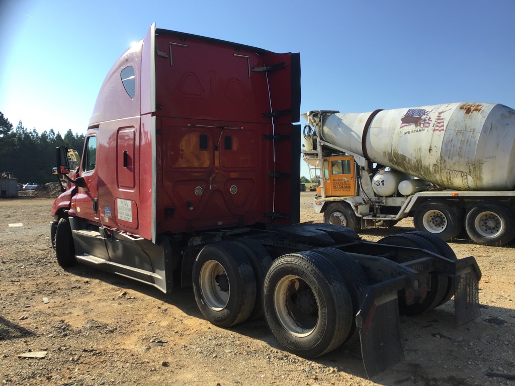 FREIGHTLINER CASCADIA 125