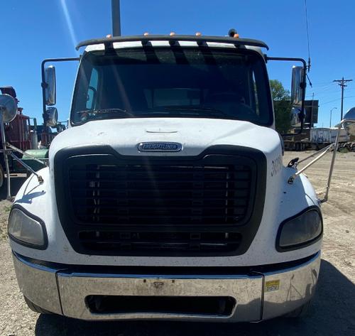 FREIGHTLINER M2 112