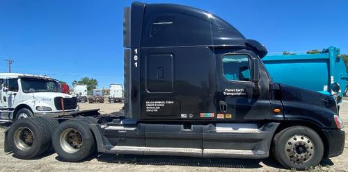 FREIGHTLINER CASCADIA 125