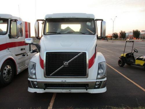 VOLVO VNL300