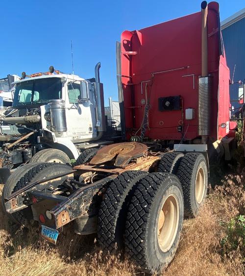 FREIGHTLINER CENTURY 120