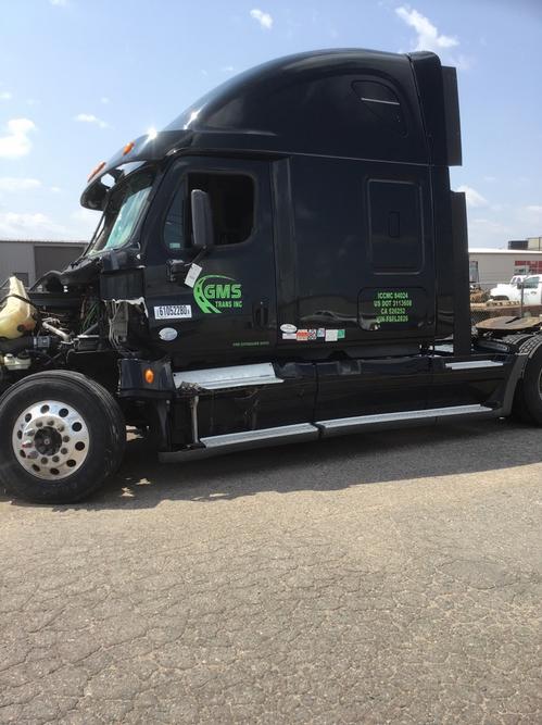 FREIGHTLINER CASCADIA 113