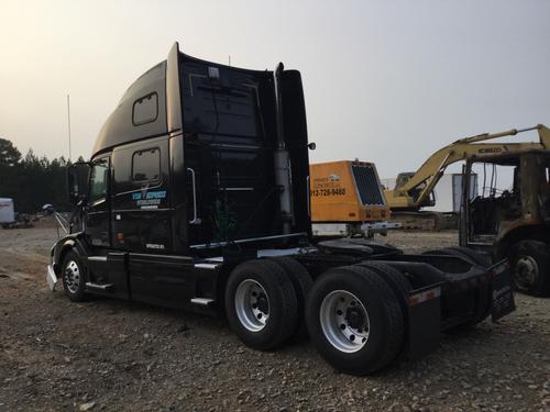 VOLVO VNL