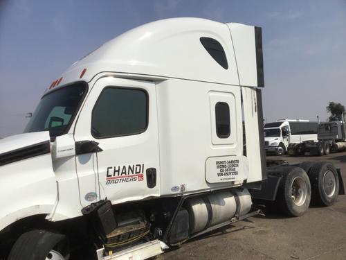 FREIGHTLINER CASCADIA 126