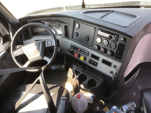 FREIGHTLINER CASCADIA 126
