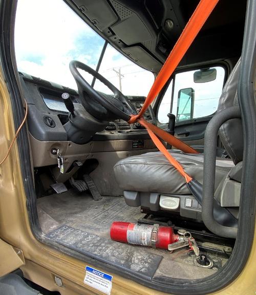 FREIGHTLINER CASCADIA 125