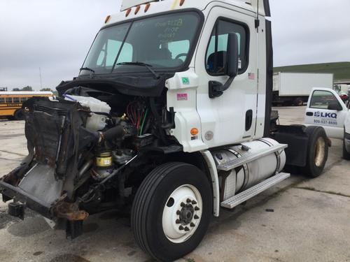 FREIGHTLINER CASCADIA 113