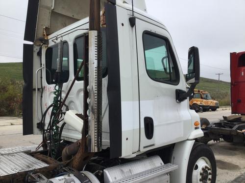 FREIGHTLINER CASCADIA 113