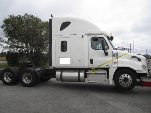 FREIGHTLINER CASCADIA 125