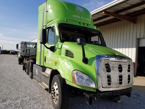 FREIGHTLINER CASCADIA 113