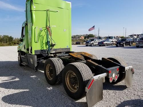 FREIGHTLINER CASCADIA 113