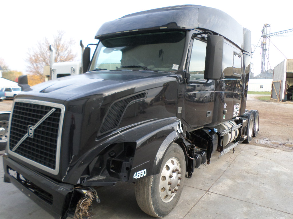 VOLVO VNL