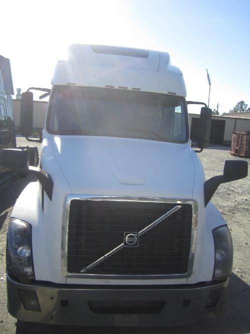 VOLVO VNL