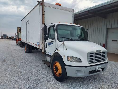 FREIGHTLINER M2 106