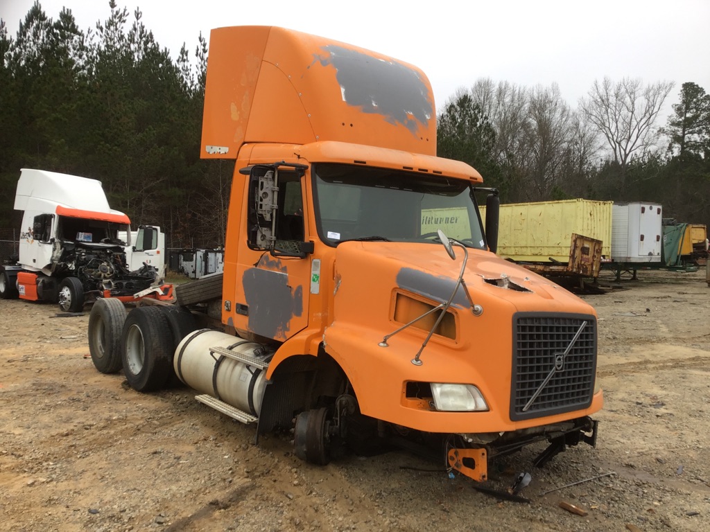 VOLVO VNM