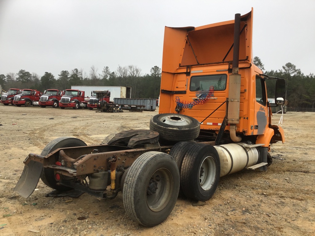 VOLVO VNM