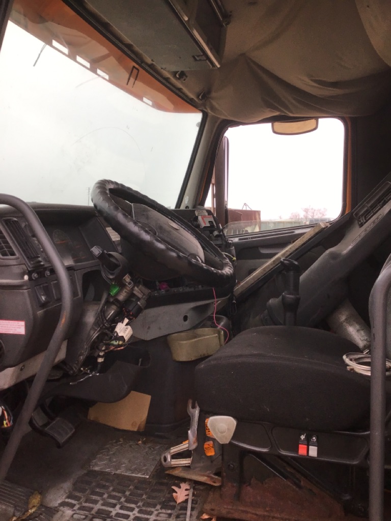 VOLVO VNM