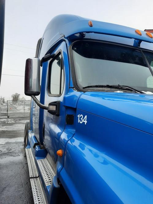FREIGHTLINER CASCADIA 125