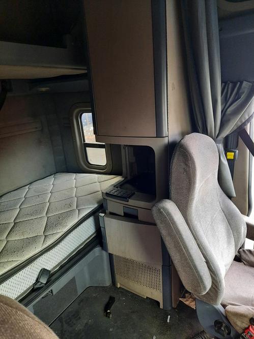 FREIGHTLINER CASCADIA 125