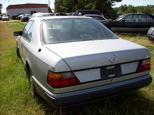 MERCEDES-BENZ MERCEDES 300E