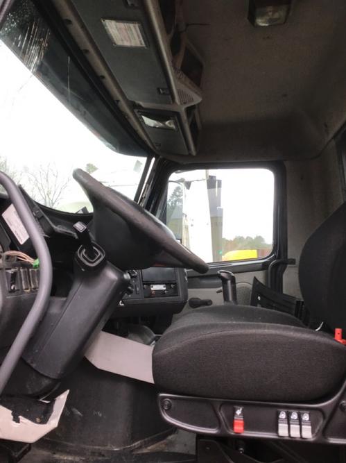 VOLVO VNM
