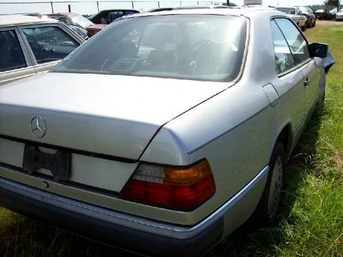MERCEDES-BENZ MERCEDES 300E