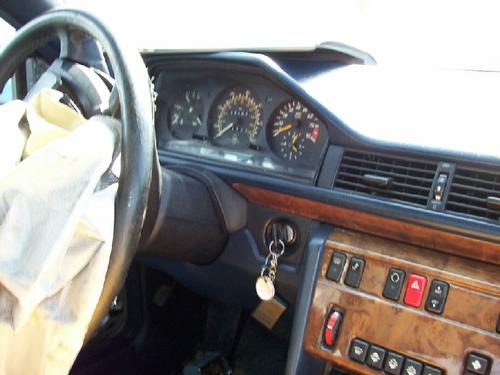 MERCEDES-BENZ MERCEDES 300E