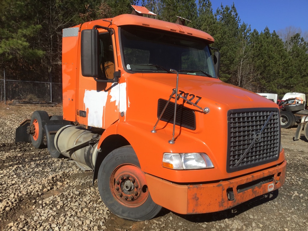 VOLVO VNM