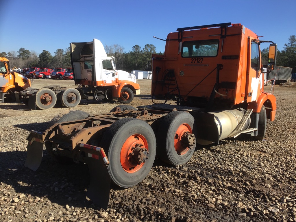 VOLVO VNM