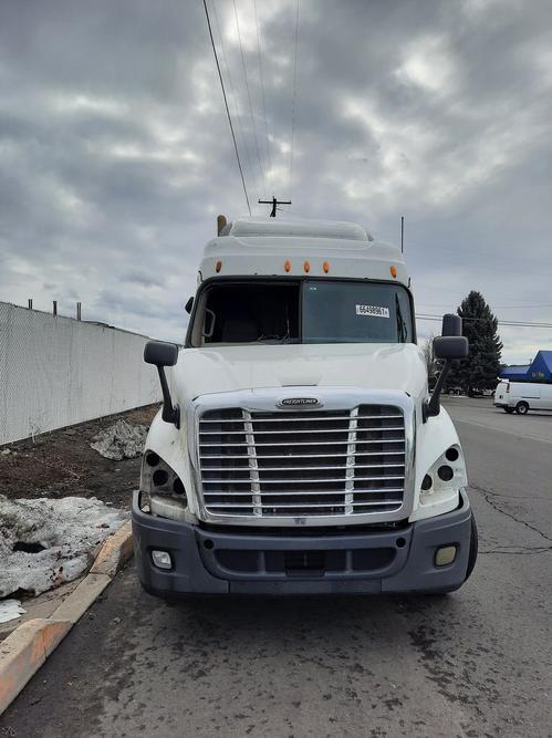 FREIGHTLINER CASCADIA 113