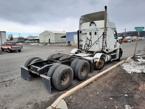 FREIGHTLINER CASCADIA 113