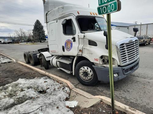 FREIGHTLINER CASCADIA 113