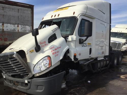 FREIGHTLINER CASCADIA 132