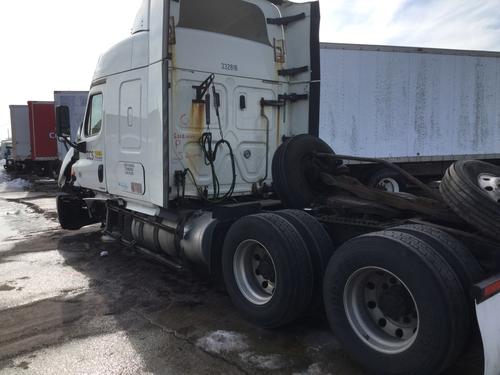 FREIGHTLINER CASCADIA 132