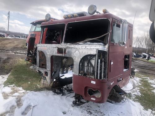 PETERBILT 352 COE