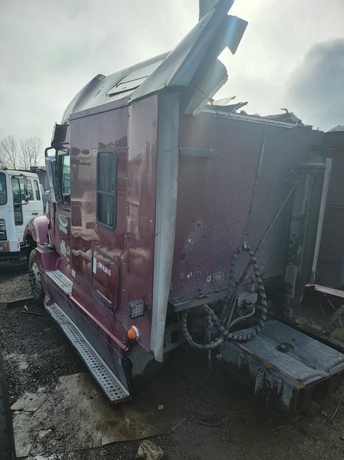 FREIGHTLINER COLUMBIA 120