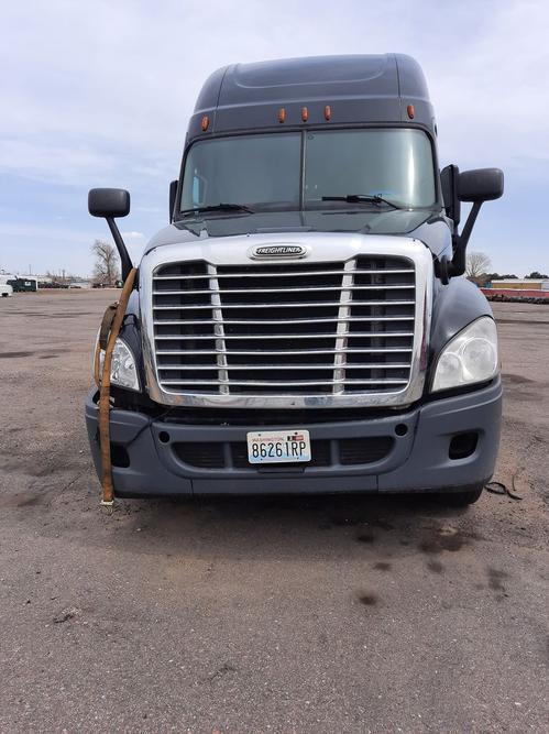 FREIGHTLINER CASCADIA 125