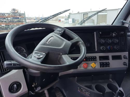 FREIGHTLINER CASCADIA 126