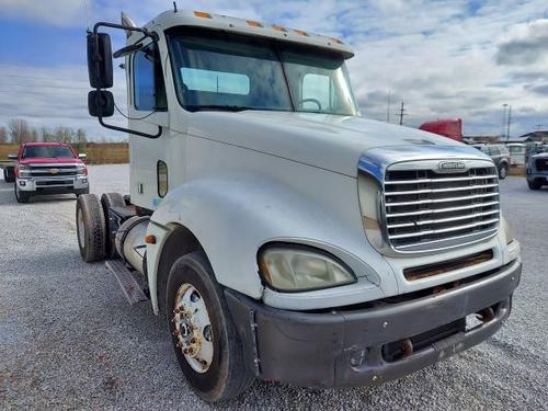 FREIGHTLINER COLUMBIA 120