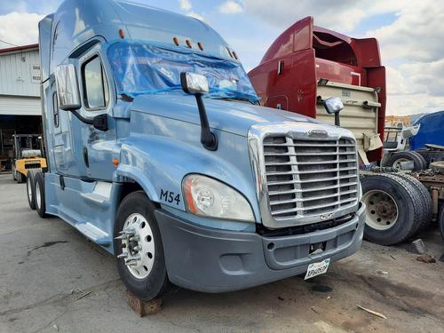 FREIGHTLINER CASCADIA 125