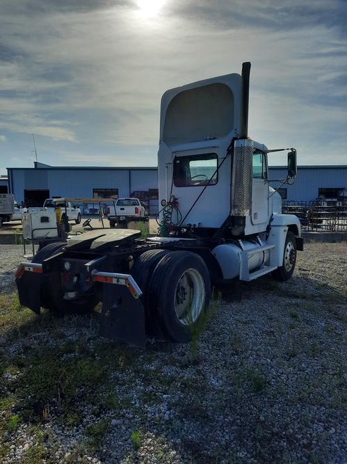 FREIGHTLINER FLD120