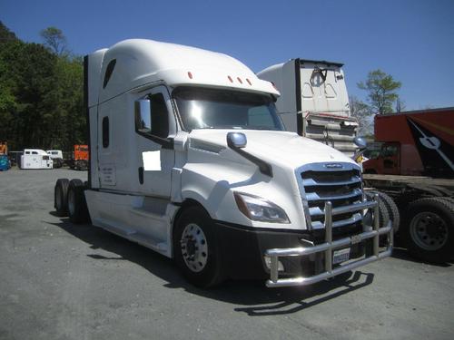 FREIGHTLINER CASCADIA 126