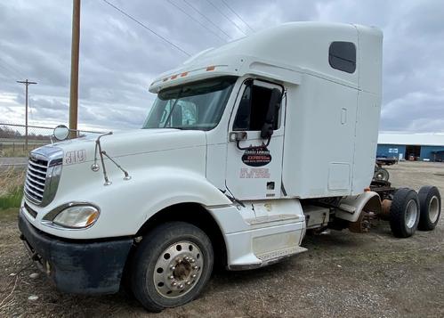 FREIGHTLINER COLUMBIA 120