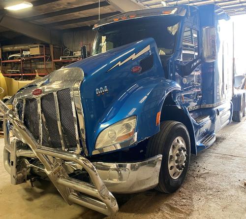 PETERBILT 579