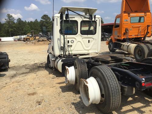 FREIGHTLINER CASCADIA 126