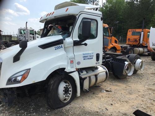 FREIGHTLINER CASCADIA 126