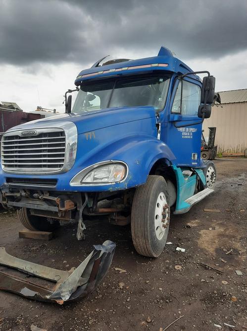 FREIGHTLINER COLUMBIA 120