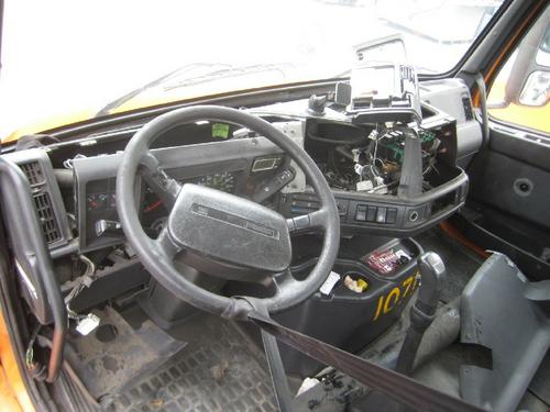 VOLVO VNM