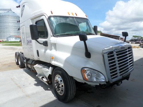 FREIGHTLINER CASCADIA 113