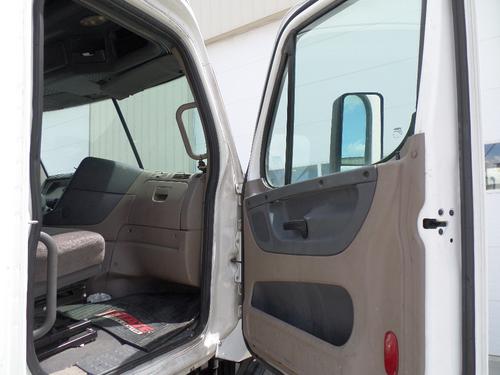 FREIGHTLINER CASCADIA 113